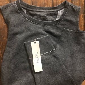 NEW - Calvin Klein - Size 1X - Cold shoulder performance sweatshirt.